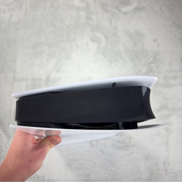 Sony Playstation 5 Digital Slim Console 1TB CFI-2015 Complete Box W/Controller - Picture 14 of 15